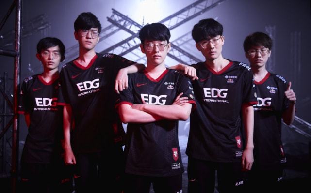 他实现了反 他实现了反